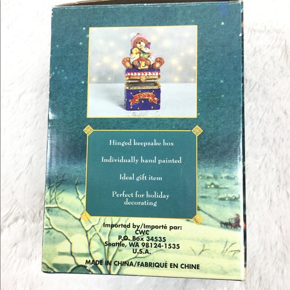 Traditions Porcelain Decorative Box - Picture 5 of 6